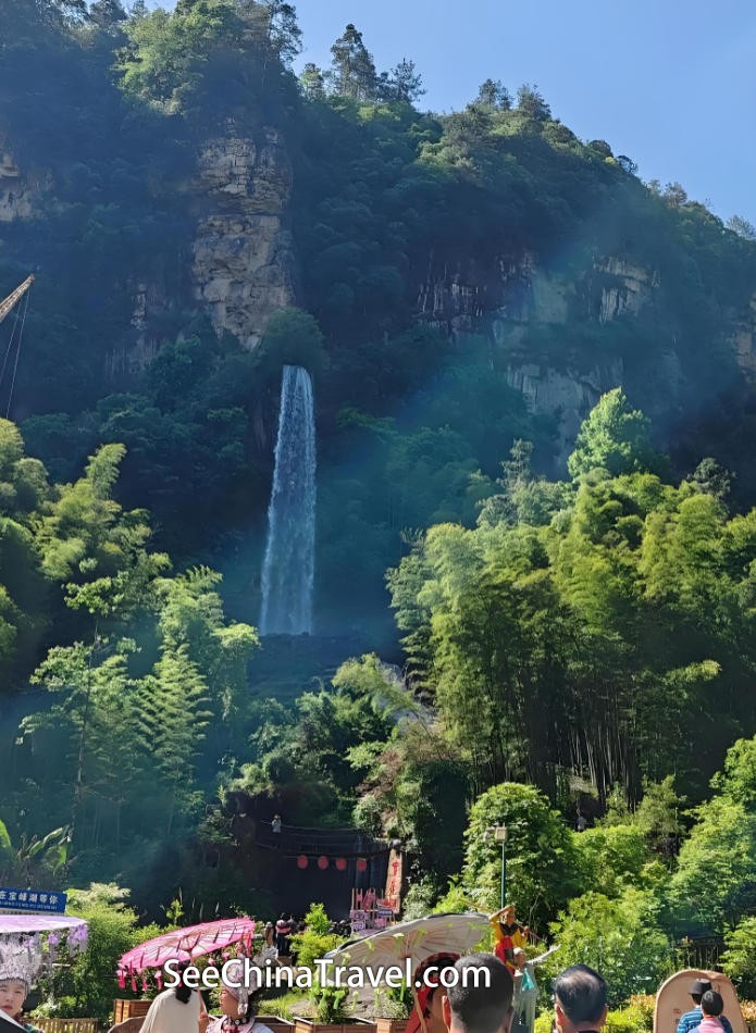 Baofeng Lake boat tour scenery